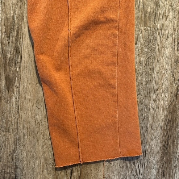 URBAN OUTFITTERS RUST ORANGE RAW HEM CROPPED SWEATPANTS (M) - Picture 2 of 7